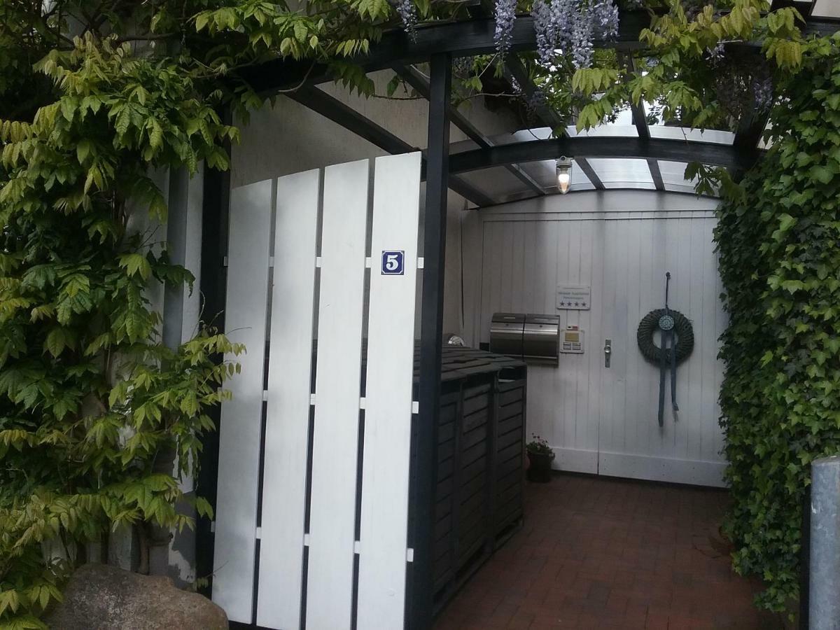 Altstadt-Apartment เพเทอร์สฮาเกน ภายนอก รูปภาพ